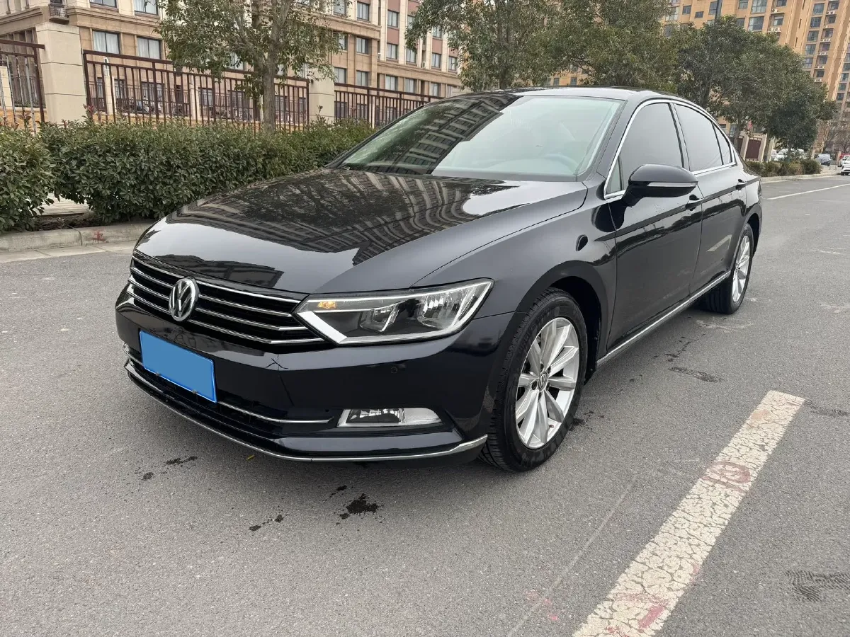 2018 Volkswagen Magotan 1.8T 180HP L4 7DCT,autocango,china used car exporter,china ev exporter,chinese used car exporter,chinese used ev exporter