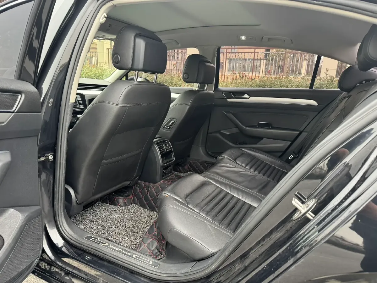 2018 Volkswagen Magotan 1.8T 180HP L4 7DCT,autocango,china used car exporter,china ev exporter,chinese used car exporter,chinese used ev exporter