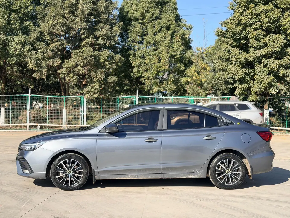 2021 Roewe i5 1.5L 120HP L4 5MT,autocango,china used car exporter,china ev exporter,chinese used car exporter,chinese used ev exporter
