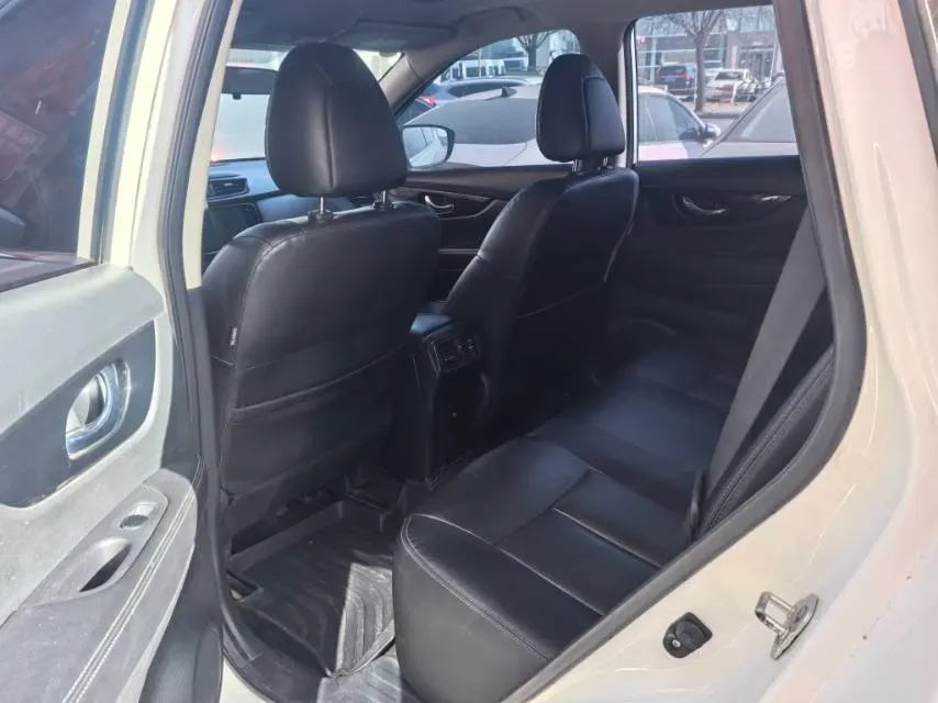 2021 Nissan X-Trail 2.5L 181HP L4 CVT,autocango,china used car exporter,china ev exporter,chinese used car exporter,chinese used ev exporter