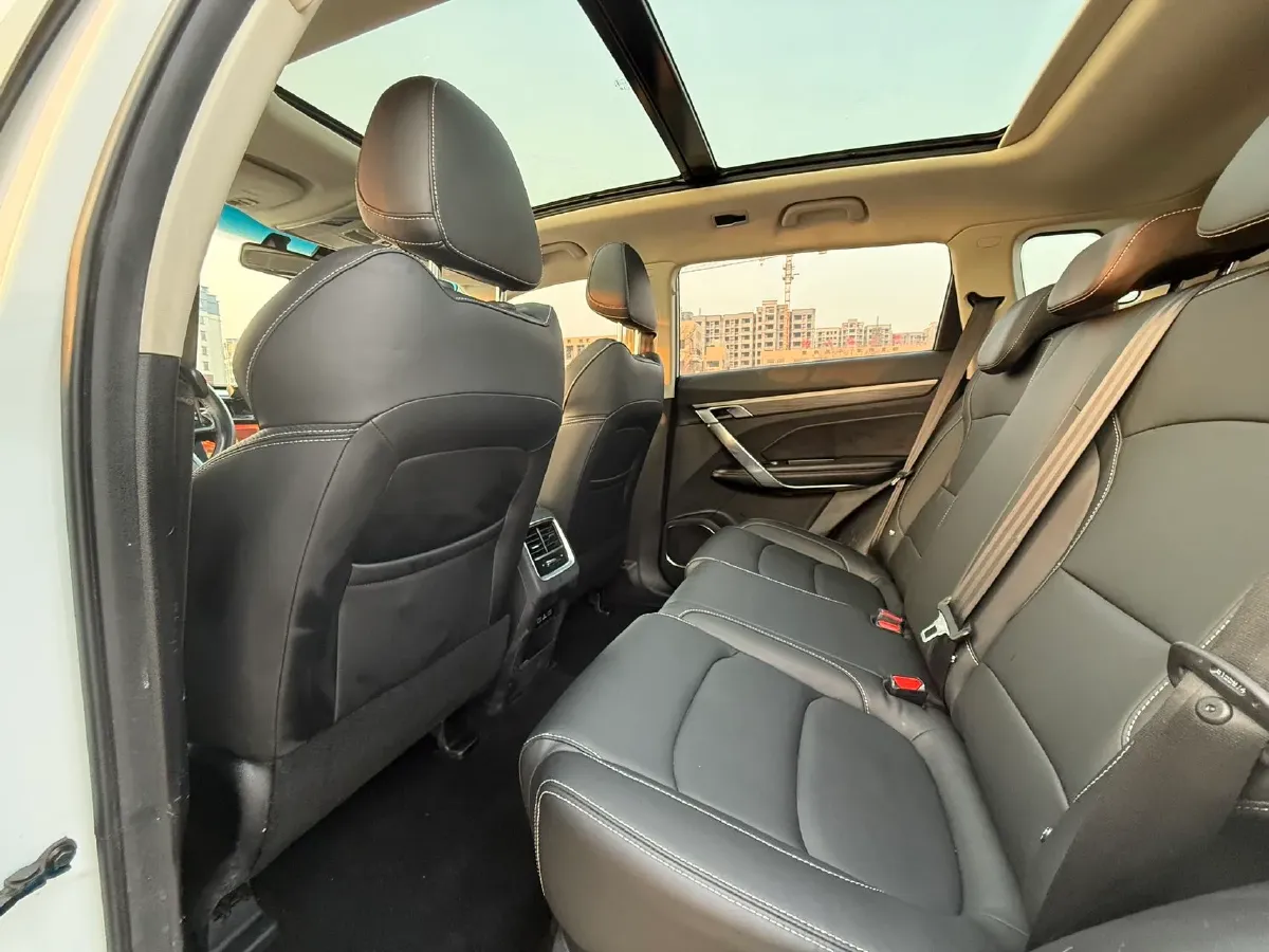 2020 Roewe i6 1.5T 169HP L4 7DCT,autocango,china used car exporter,china ev exporter,chinese used car exporter,chinese used ev exporter