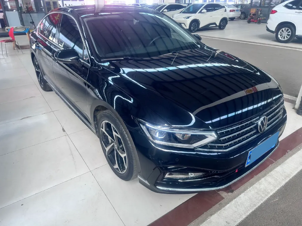 2023 Volkswagen Magotan 2.0T 186HP L4 7DCT,autocango,china used car exporter,china ev exporter,chinese used car exporter,chinese used ev exporter