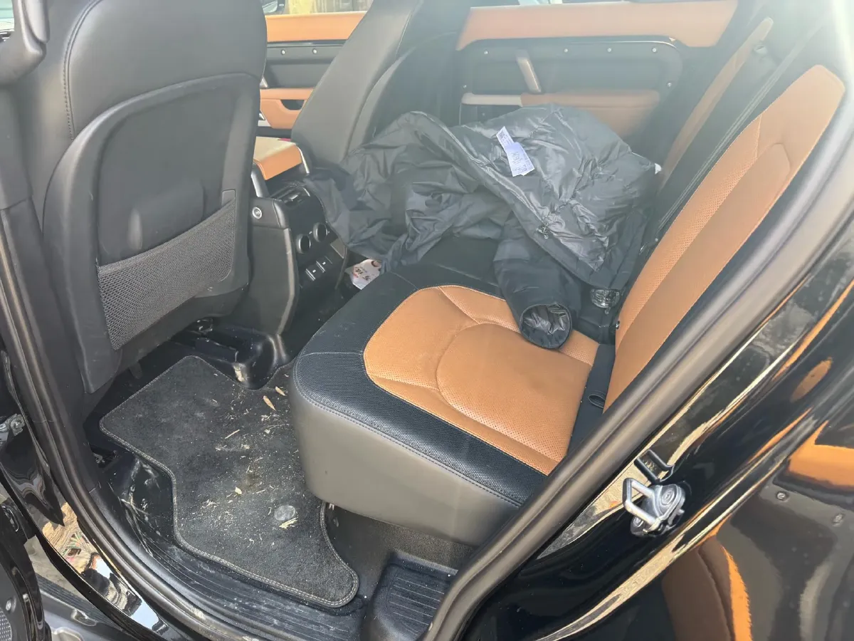 2024 Land Rover Defender 3.0T 400HP L6 8AT,autocango,china used car exporter,china ev exporter,chinese used car exporter,chinese used ev exporter