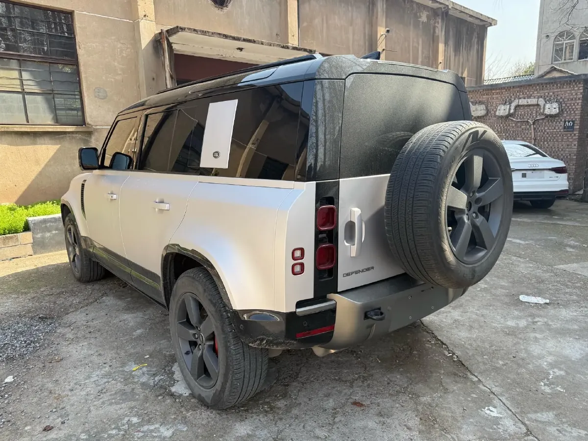 2024 Land Rover Defender 3.0T 400HP L6 8AT,autocango,china used car exporter,china ev exporter,chinese used car exporter,chinese used ev exporter