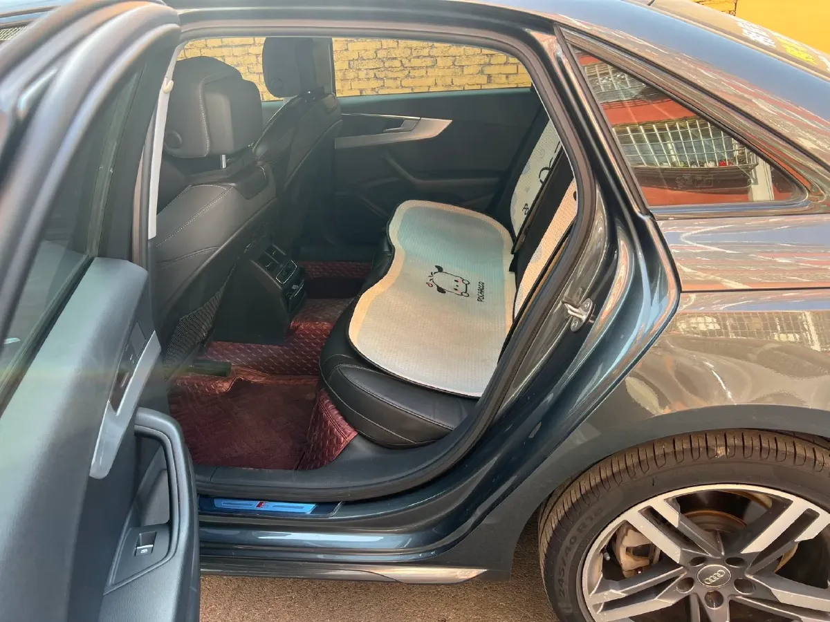 2020 Audi A4L 2.0T 190HP L4 7DCT,autocango,china used car exporter,china ev exporter,chinese used car exporter,chinese used ev exporter