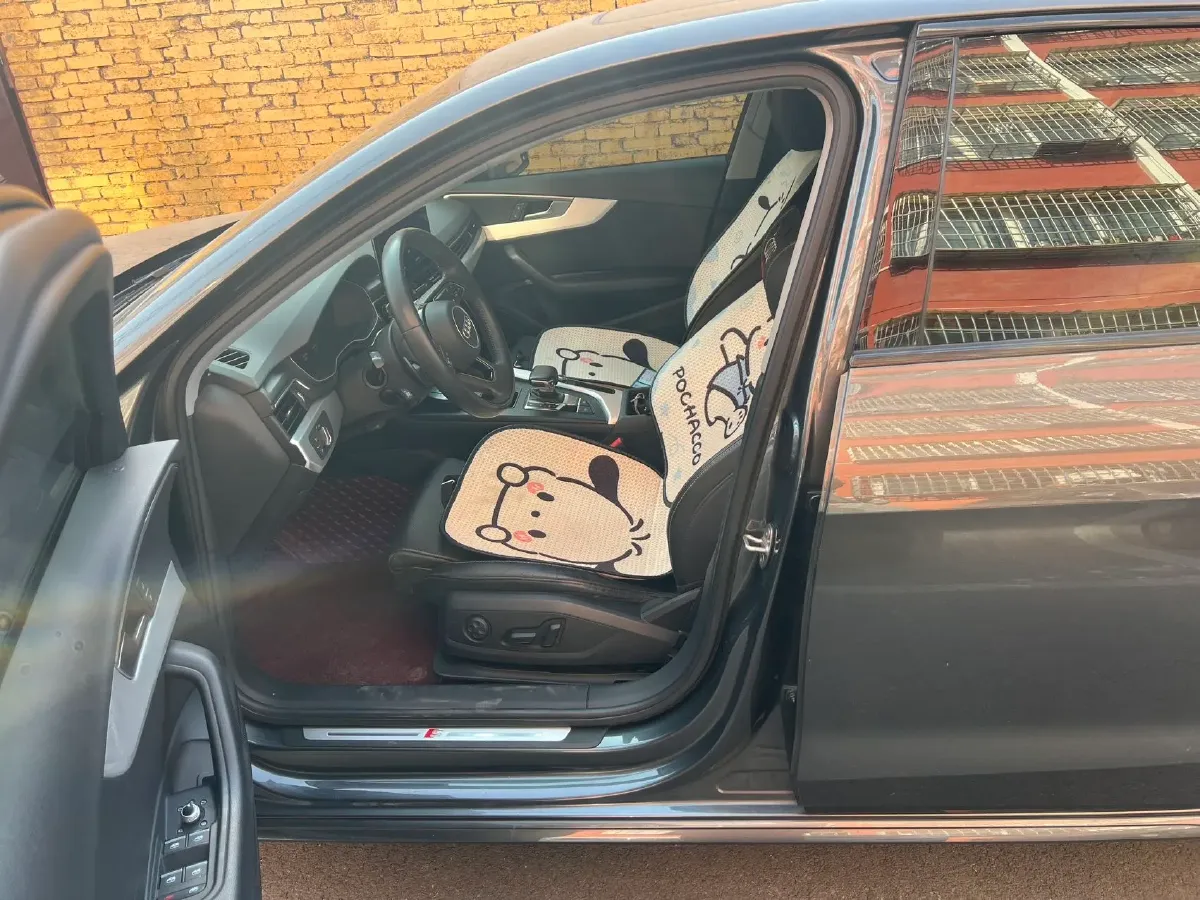 2020 Audi A4L 2.0T 190HP L4 7DCT,autocango,china used car exporter,china ev exporter,chinese used car exporter,chinese used ev exporter