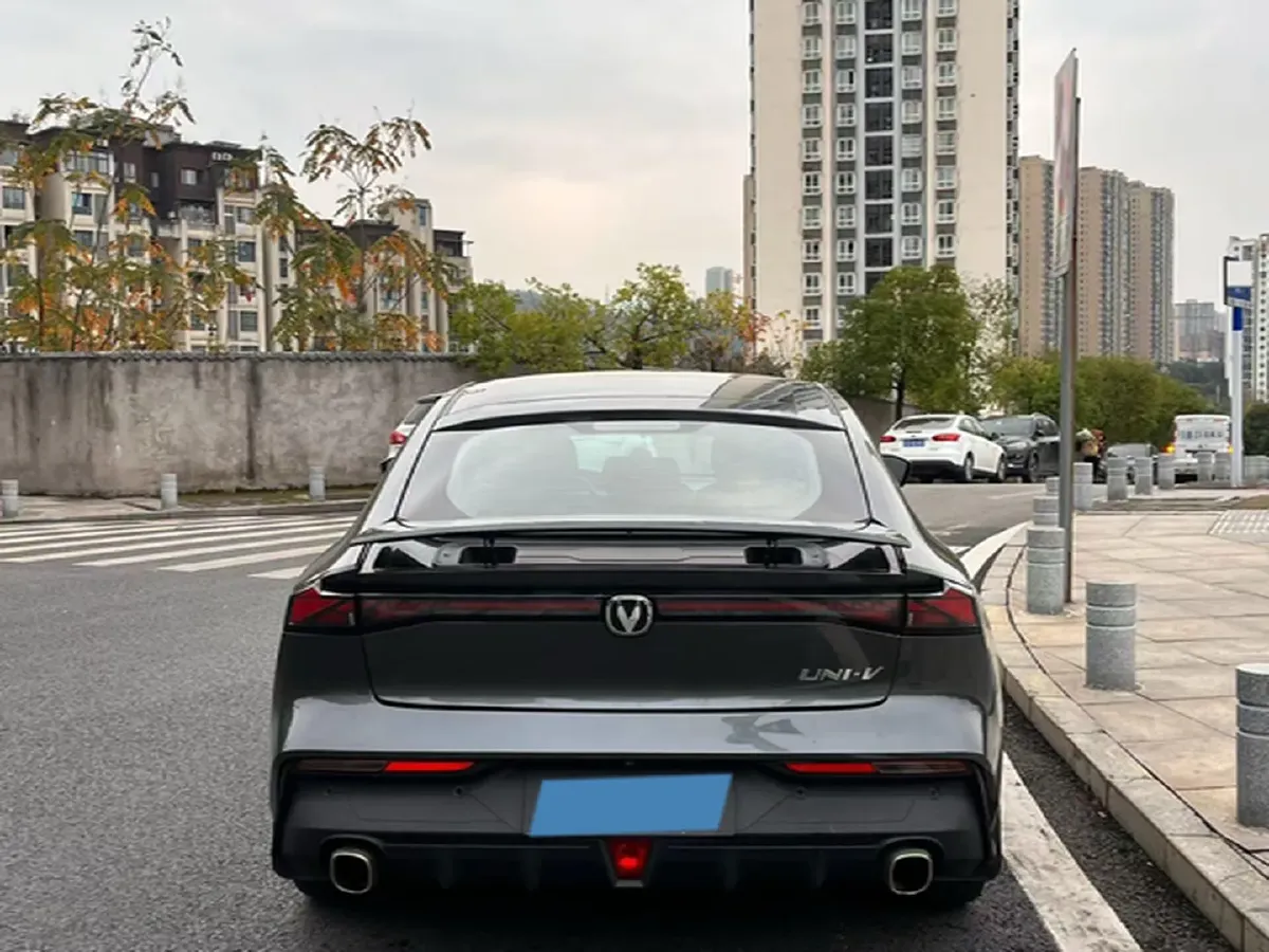 2023 ChangAn UNI-V 1.5T 188HP L4 7DCT,autocango,china used car exporter,china ev exporter,chinese used car exporter,chinese used ev exporter
