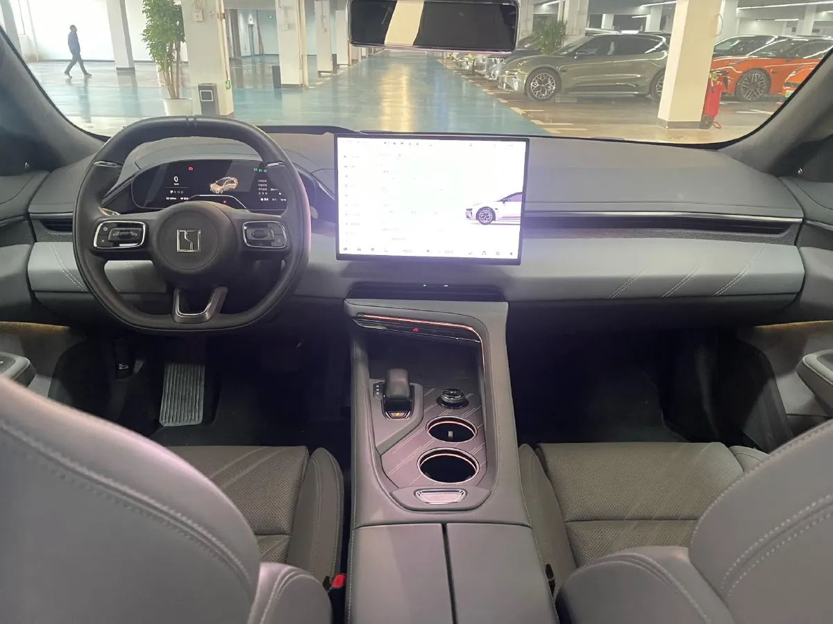 2025 Zeekr 001 BEV 100KWH,autocango,china used car exporter,china ev exporter,chinese used car exporter,chinese used ev exporter