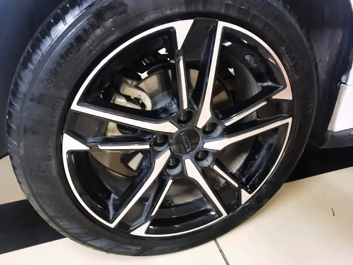 2022 Geely Binray 1.5T 181HP L4 7DCT,autocango,china used car exporter,china ev exporter,chinese used car exporter,chinese used ev exporter