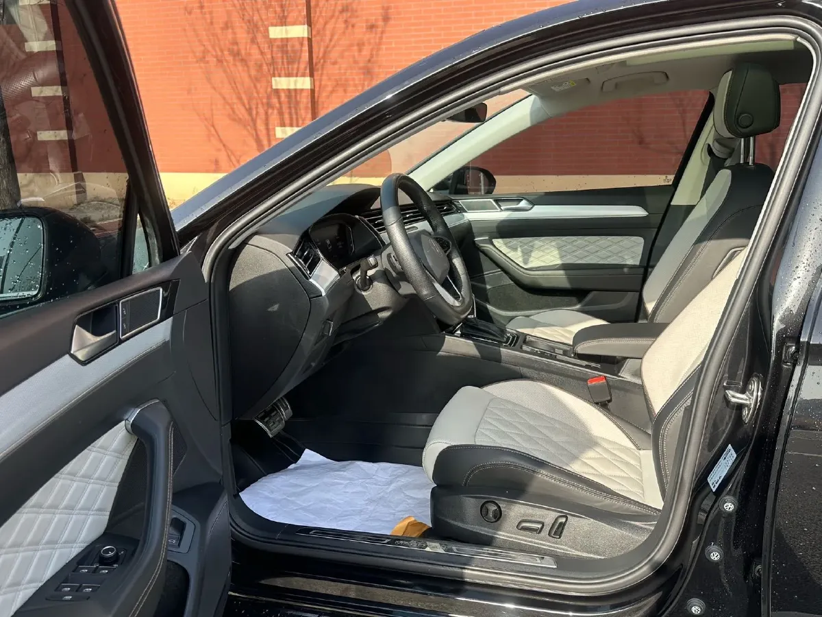 2023 Volkswagen Magotan 2.0T 186HP L4 7DCT,autocango,china used car exporter,china ev exporter,chinese used car exporter,chinese used ev exporter