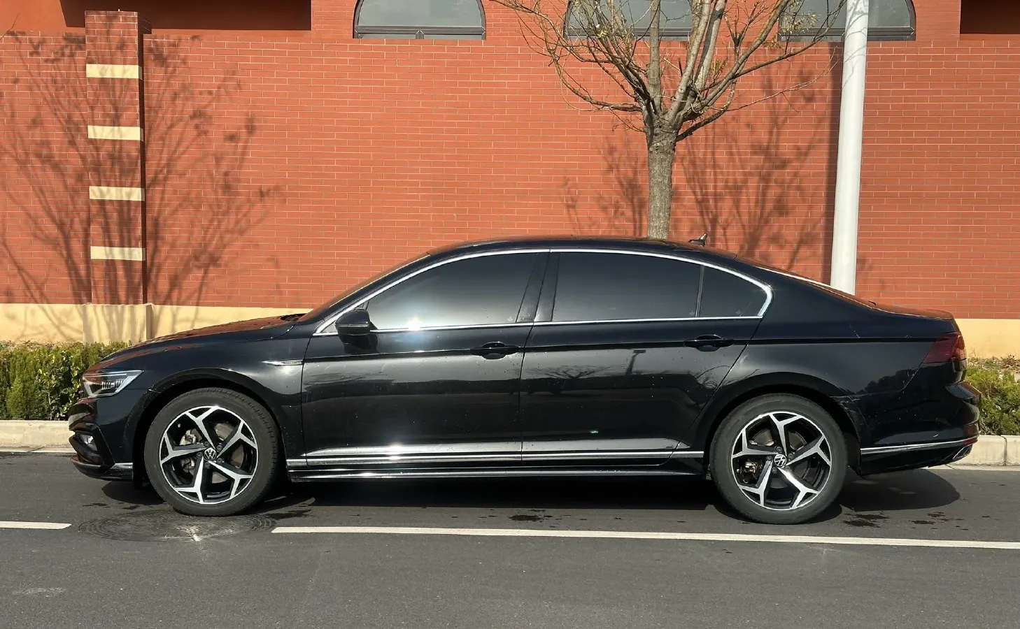 2023 Volkswagen Magotan 2.0T 186HP L4 7DCT,autocango,china used car exporter,china ev exporter,chinese used car exporter,chinese used ev exporter