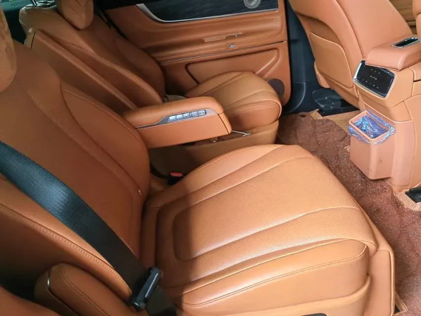 2024 AITO AITO M9 1.5T 152HP L4 REEV 42KWH,autocango,china used car exporter,china ev exporter,chinese used car exporter,chinese used ev exporter