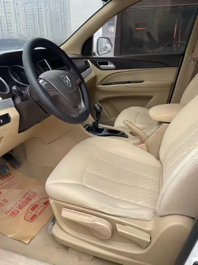 2019 BaoJun 730 1.5L 105HP L4 6MT,autocango,china used car exporter,china ev exporter,chinese used car exporter,chinese used ev exporter