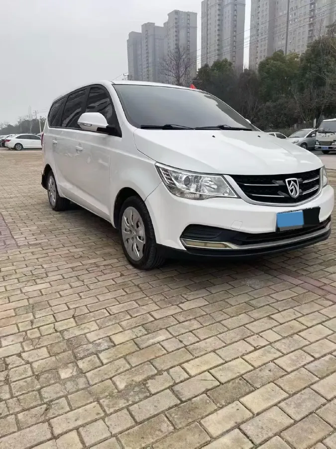 2019 BaoJun 730 1.5L 105HP L4 6MT,autocango,china used car exporter,china ev exporter,chinese used car exporter,chinese used ev exporter
