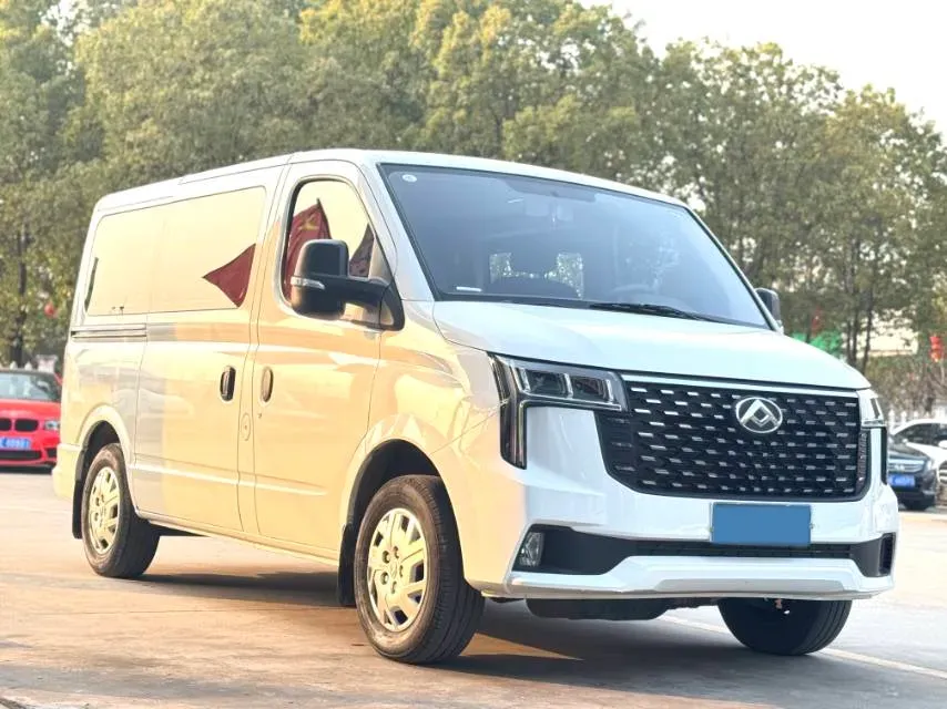 2023 MAXUS XinTu V80 2.0T 139HP L4 6MT,autocango,china used car exporter,china ev exporter,chinese used car exporter,chinese used ev exporter
