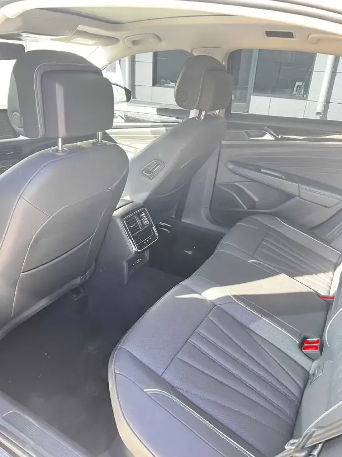2024 Volkswagen Passat 2.0T 186HP L4 7DCT,autocango,china used car exporter,china ev exporter,chinese used car exporter,chinese used ev exporter