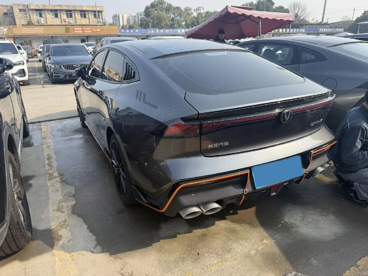 2023 ChangAn UNI-V 1.5T 188HP L4 7DCT,autocango,china used car exporter,china ev exporter,chinese used car exporter,chinese used ev exporter