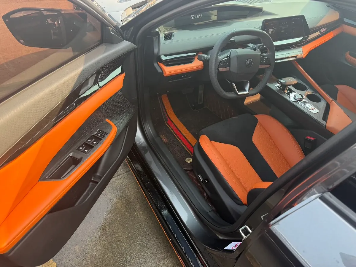 2023 ChangAn UNI-V 1.5T 188HP L4 7DCT,autocango,china used car exporter,china ev exporter,chinese used car exporter,chinese used ev exporter