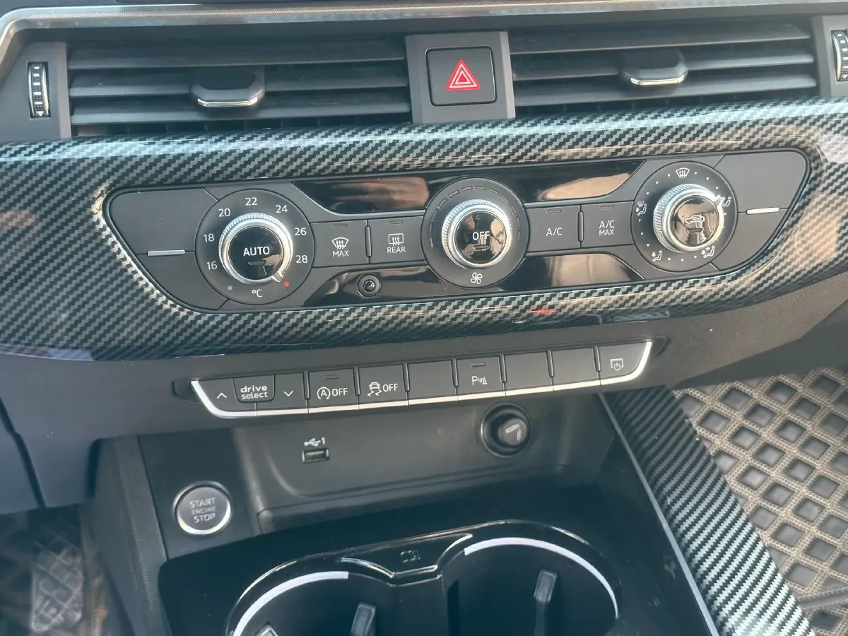 2022 Audi A4L 2.0T 150HP L4 7DCT,autocango,china used car exporter,china ev exporter,chinese used car exporter,chinese used ev exporter