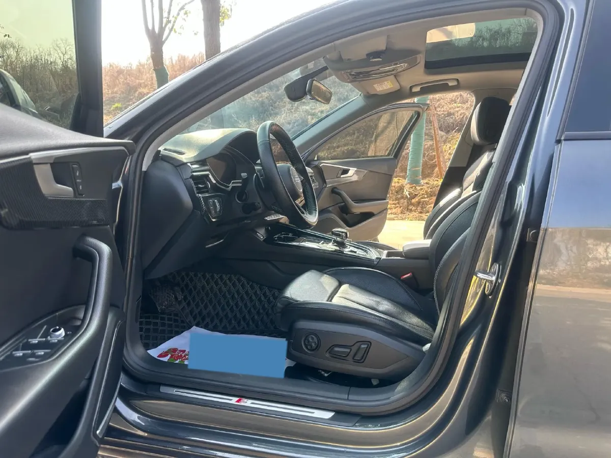 2022 Audi A4L 2.0T 150HP L4 7DCT,autocango,china used car exporter,china ev exporter,chinese used car exporter,chinese used ev exporter