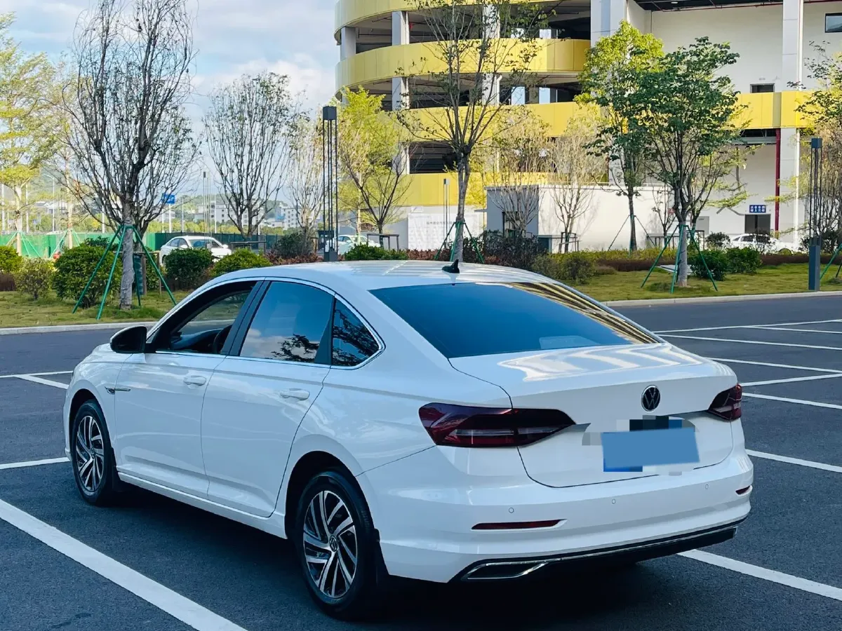 2022 Volkswagen T-Roc 1.4T 150HP L4 7DCT,autocango,china used car exporter,china ev exporter,chinese used car exporter,chinese used ev exporter