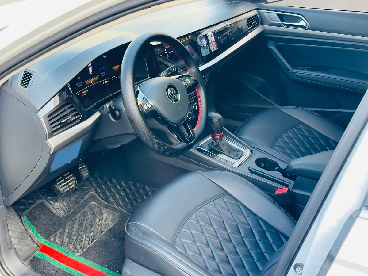 2022 Volkswagen T-Roc 1.4T 150HP L4 7DCT,autocango,china used car exporter,china ev exporter,chinese used car exporter,chinese used ev exporter