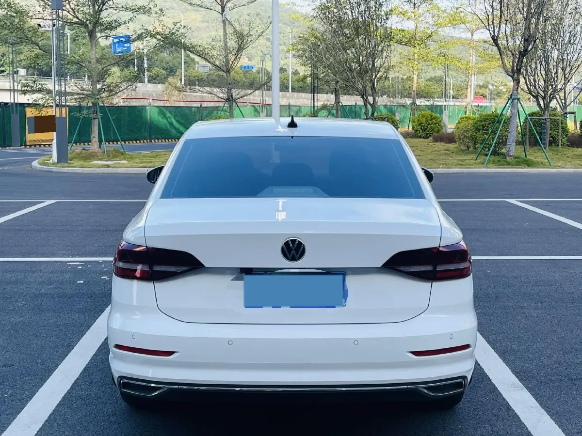 2022 Volkswagen T-Roc 1.4T 150HP L4 7DCT,autocango,china used car exporter,china ev exporter,chinese used car exporter,chinese used ev exporter