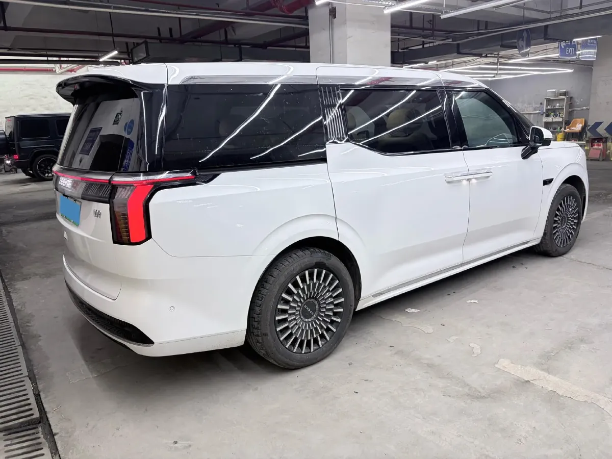2024 Zeekr 009 BEV 108KWH,autocango,china used car exporter,china ev exporter,chinese used car exporter,chinese used ev exporter