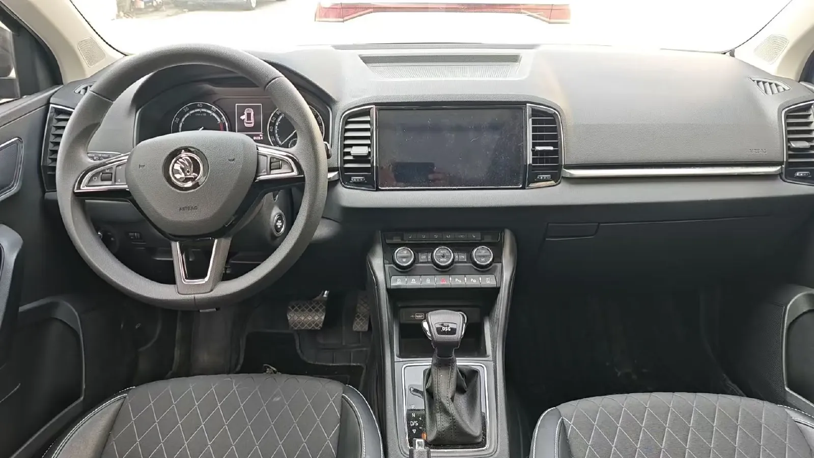 2019 Skoda Karoq 1.4T 150HP L4 7DCT,autocango,china used car exporter,china ev exporter,chinese used car exporter,chinese used ev exporter