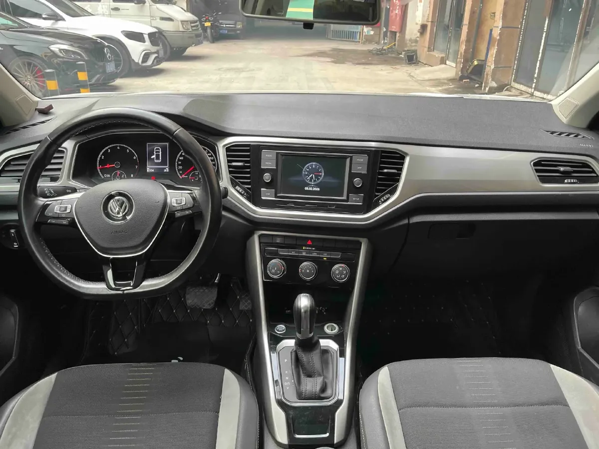 2019 Volkswagen T-Roc 1.4T 150HP L4 7DCT,autocango,china used car exporter,china ev exporter,chinese used car exporter,chinese used ev exporter