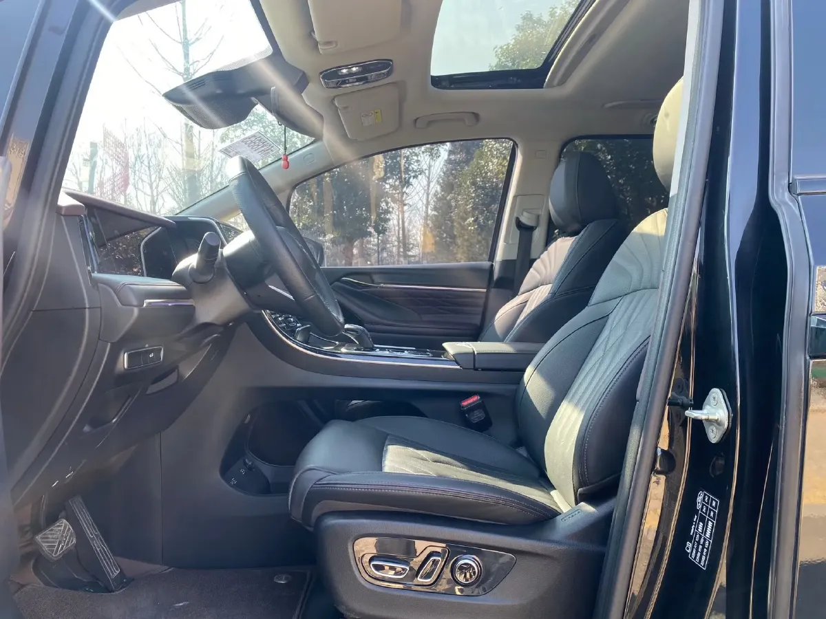 2024 GAC Trumpchi M8 2.0T 252HP L4 8AT,autocango,china used car exporter,china ev exporter,chinese used car exporter,chinese used ev exporter