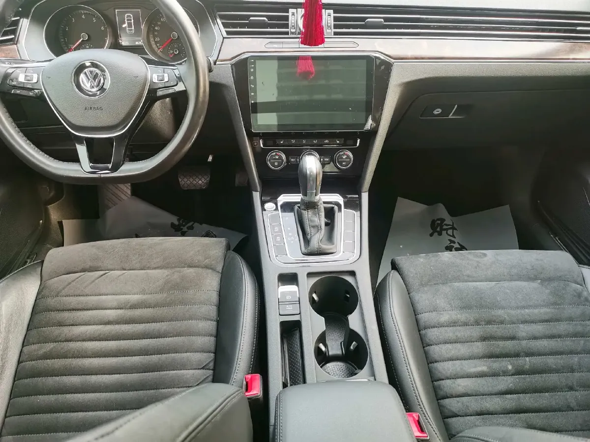 2017 Volkswagen Magotan 1.8T 180HP L4 7DCT,autocango,china used car exporter,china ev exporter,chinese used car exporter,chinese used ev exporter