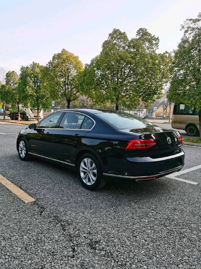 2017 Volkswagen Magotan 1.8T 180HP L4 7DCT,autocango,china used car exporter,china ev exporter,chinese used car exporter,chinese used ev exporter