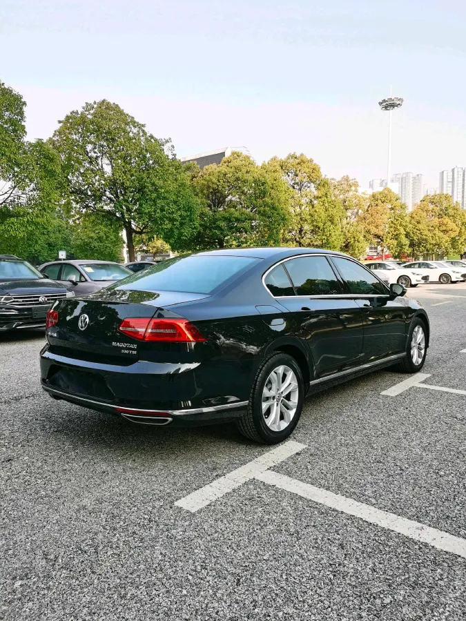 2017 Volkswagen Magotan 1.8T 180HP L4 7DCT,autocango,china used car exporter,china ev exporter,chinese used car exporter,chinese used ev exporter