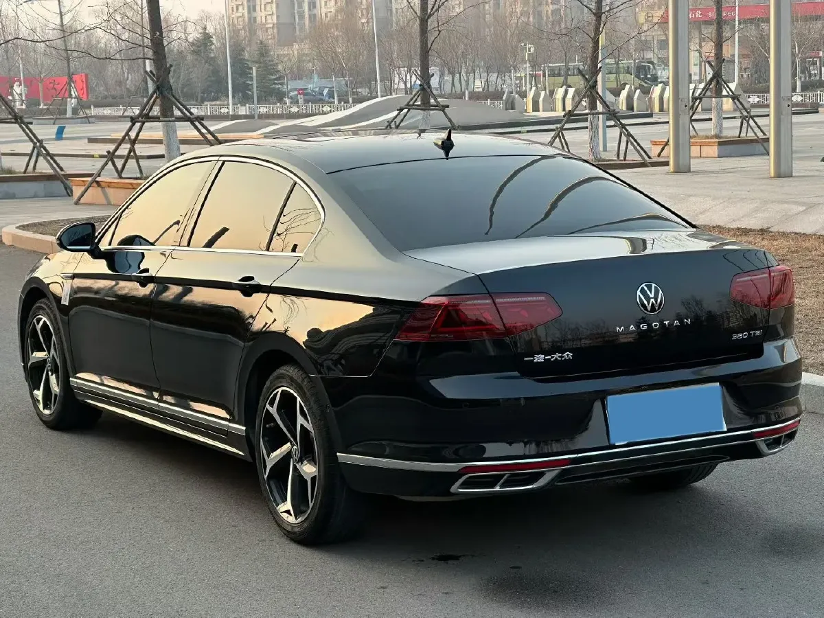 2023 Volkswagen Magotan 2.0T 220HP L4 7DCT,autocango,china used car exporter,china ev exporter,chinese used car exporter,chinese used ev exporter