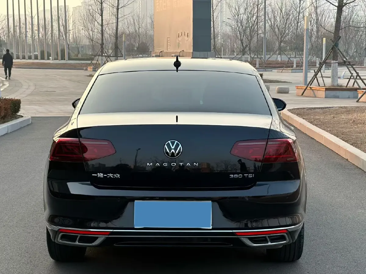 2023 Volkswagen Magotan 2.0T 220HP L4 7DCT,autocango,china used car exporter,china ev exporter,chinese used car exporter,chinese used ev exporter