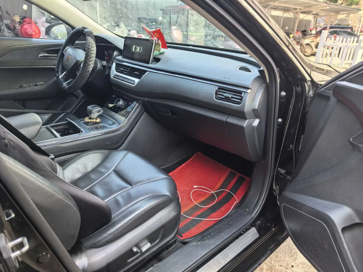 2022 HongQi H5 1.8T 197HP L4 6AT,autocango,china used car exporter,china ev exporter,chinese used car exporter,chinese used ev exporter