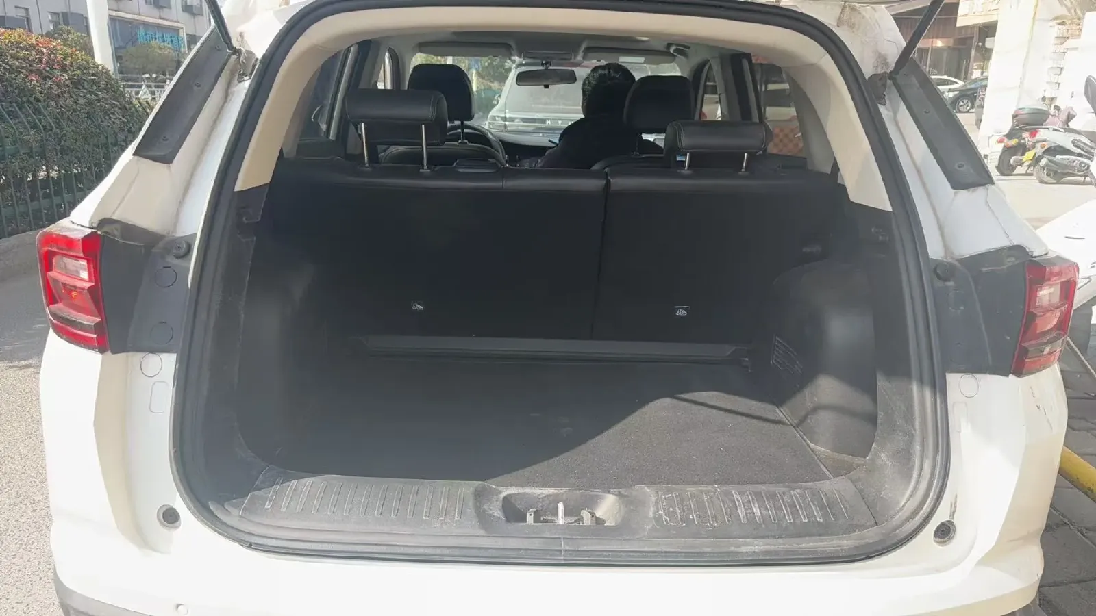 2022 ChangAn Eado 1.6L 128HP L4 5MT,autocango,china used car exporter,china ev exporter,chinese used car exporter,chinese used ev exporter