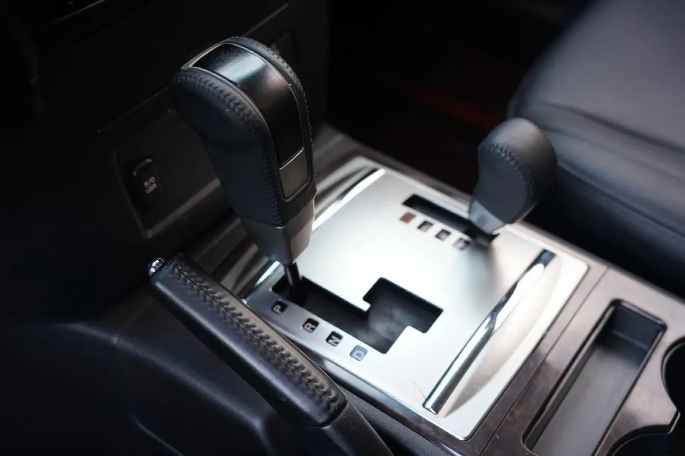 2020 Mitsubishi Pajero 3.0L 174HP V6 5AT,autocango,china used car exporter,china ev exporter,chinese used car exporter,chinese used ev exporter