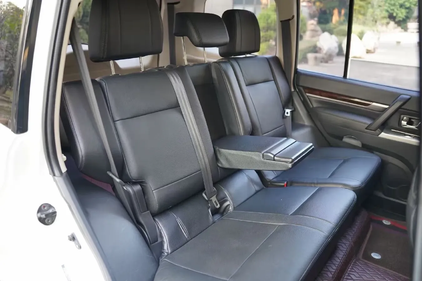 2020 Mitsubishi Pajero 3.0L 174HP V6 5AT,autocango,china used car exporter,china ev exporter,chinese used car exporter,chinese used ev exporter