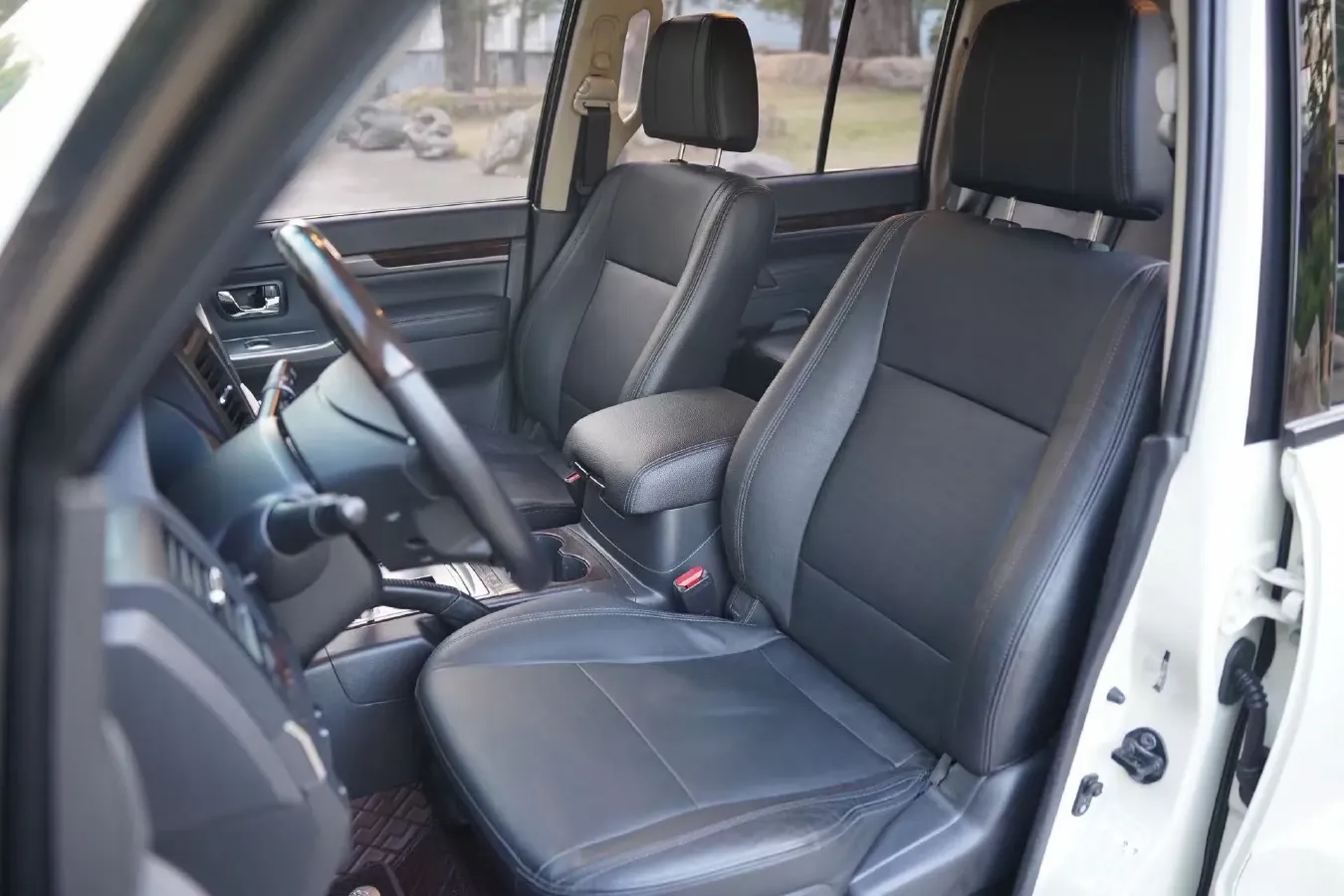 2020 Mitsubishi Pajero 3.0L 174HP V6 5AT,autocango,china used car exporter,china ev exporter,chinese used car exporter,chinese used ev exporter