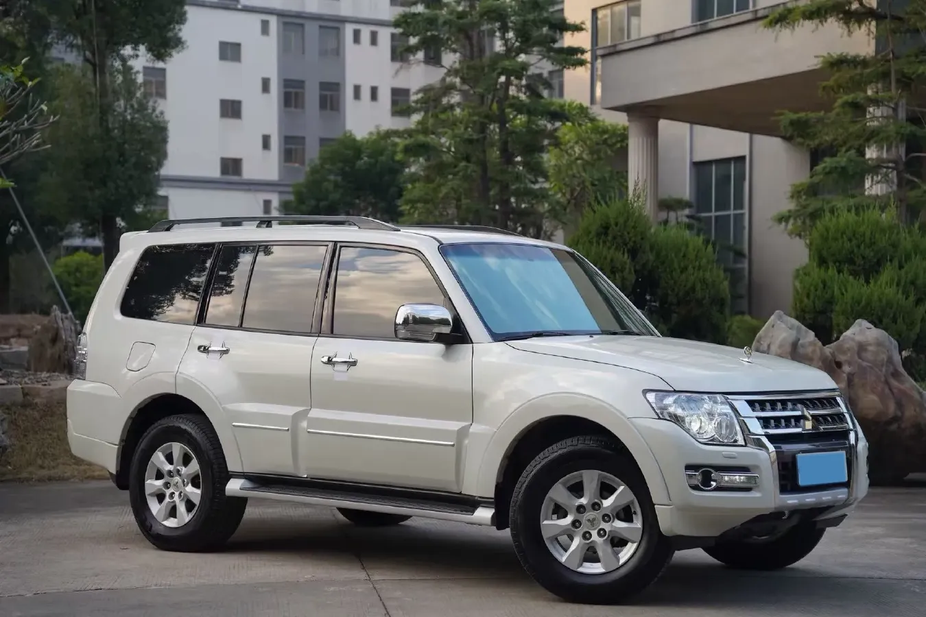 2020 Mitsubishi Pajero 3.0L 174HP V6 5AT,autocango,china used car exporter,china ev exporter,chinese used car exporter,chinese used ev exporter