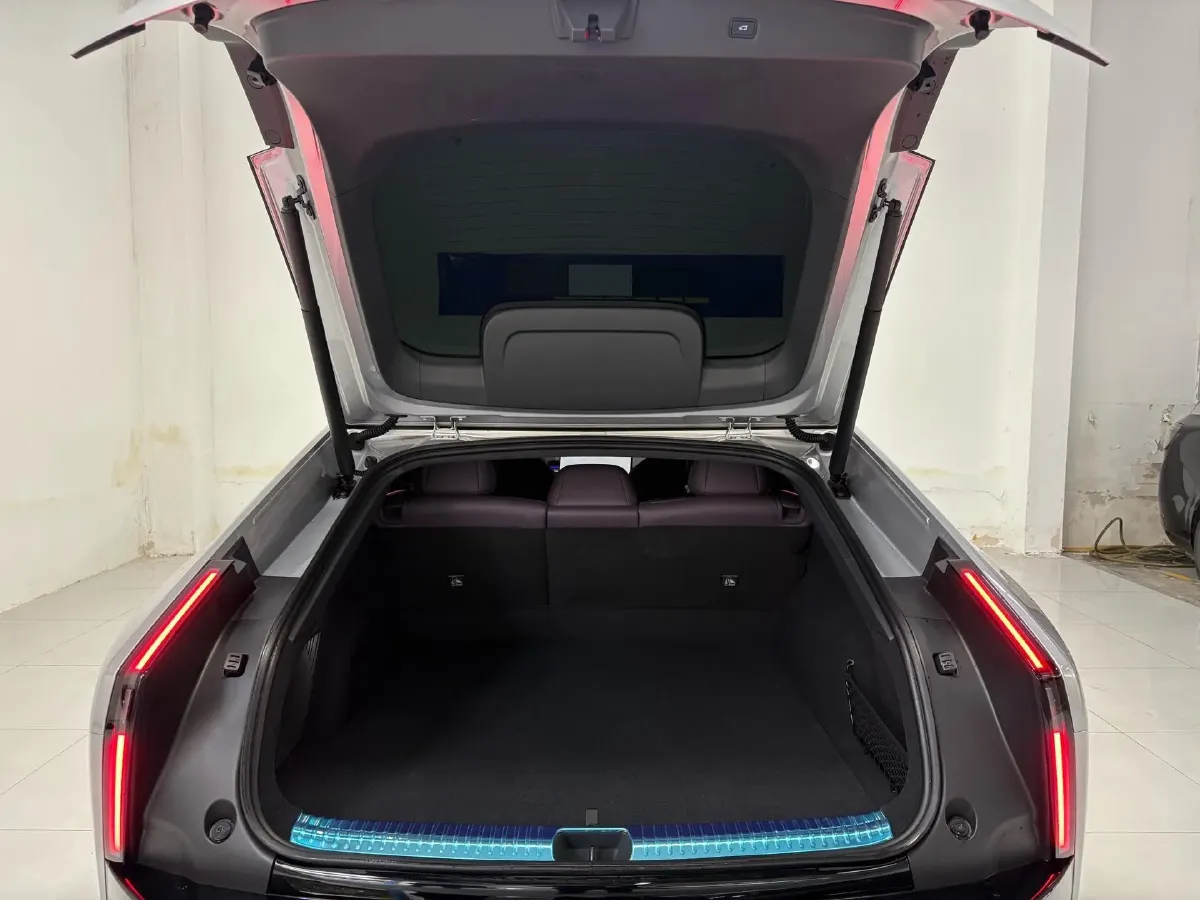 2025 Xpeng P7 BEV,autocango,china used car exporter,china ev exporter,chinese used car exporter,chinese used ev exporter