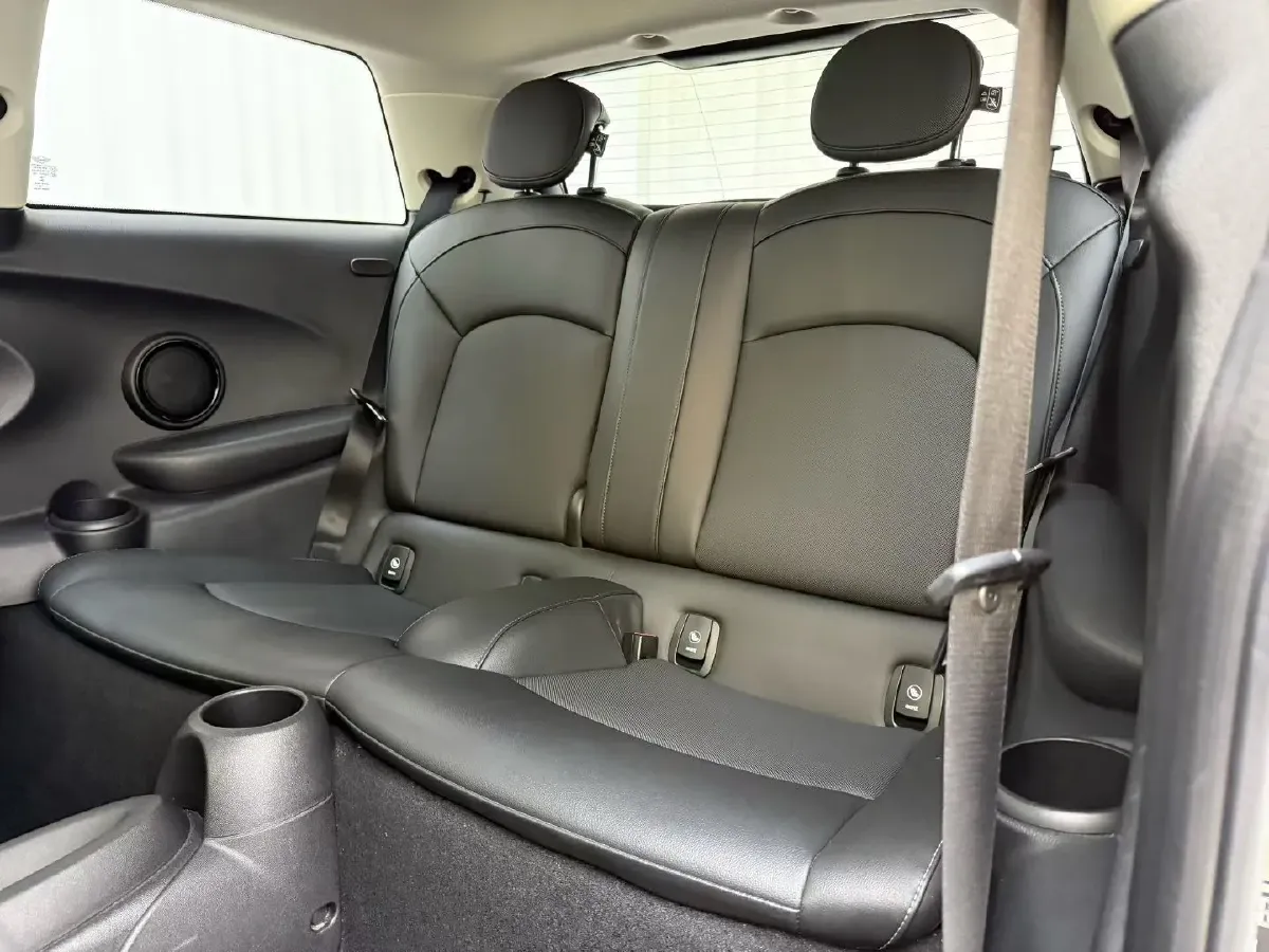 2022 MINI MINI 2.0T 192HP L4 7DCT,autocango,china used car exporter,china ev exporter,chinese used car exporter,chinese used ev exporter