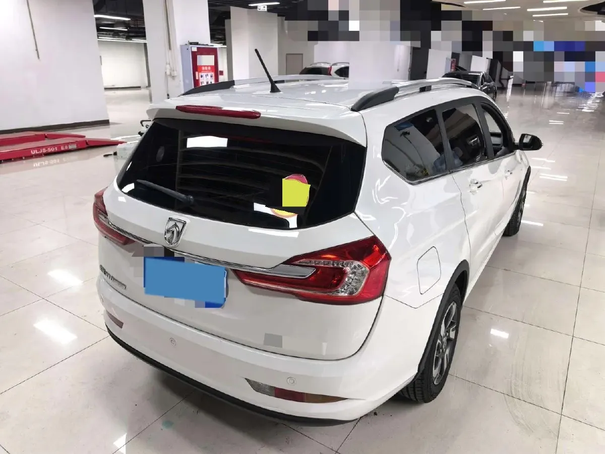 2018 BaoJun 310W 1.5L 112HP L4 5AMT,autocango,china used car exporter,china ev exporter,chinese used car exporter,chinese used ev exporter