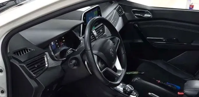 2018 BaoJun 310W 1.5L 112HP L4 5AMT,autocango,china used car exporter,china ev exporter,chinese used car exporter,chinese used ev exporter