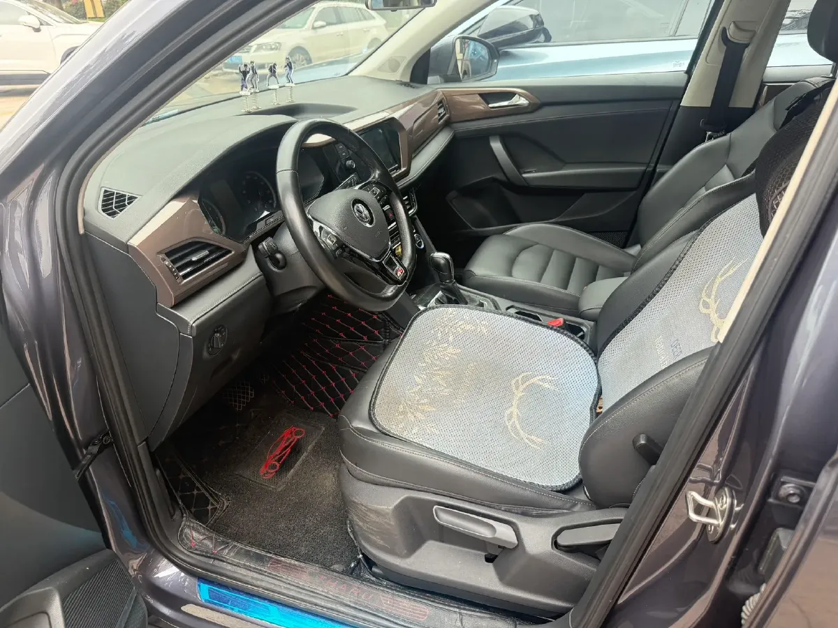 2019 MINI MINI 1.5T 102HP L3 7DCT,autocango,china used car exporter,china ev exporter,chinese used car exporter,chinese used ev exporter