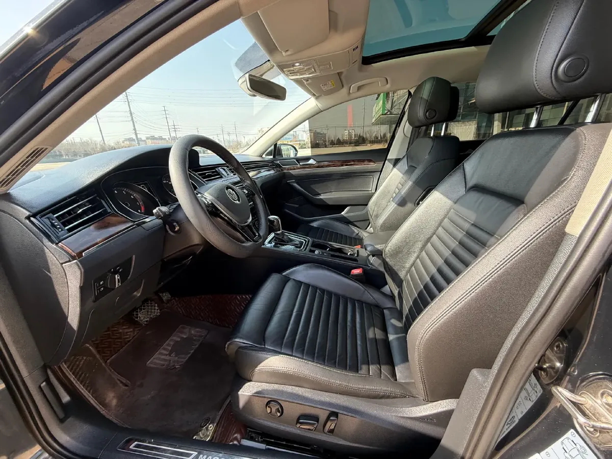 2018 Volkswagen Magotan 1.8T 180HP L4 7DCT,autocango,china used car exporter,china ev exporter,chinese used car exporter,chinese used ev exporter