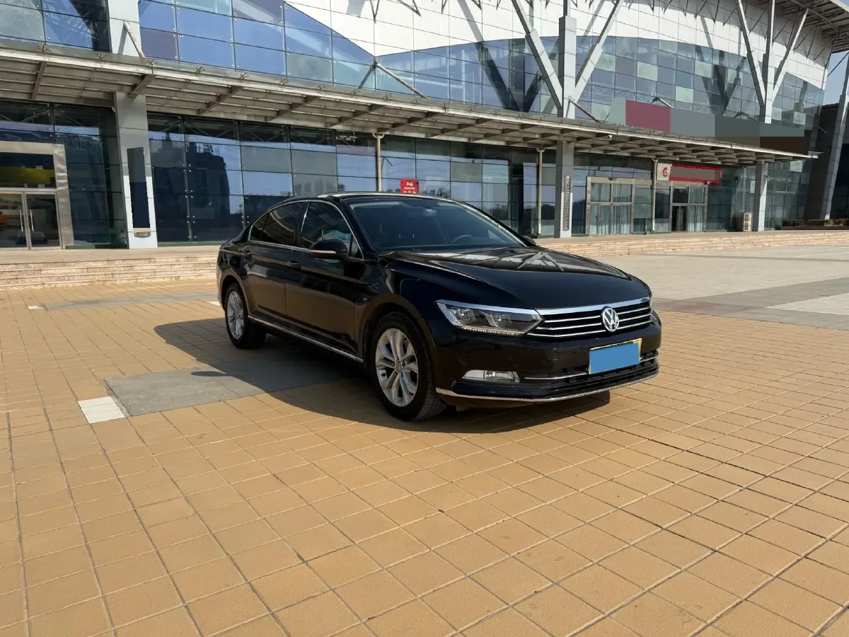2018 Volkswagen Magotan 1.8T 180HP L4 7DCT,autocango,china used car exporter,china ev exporter,chinese used car exporter,chinese used ev exporter