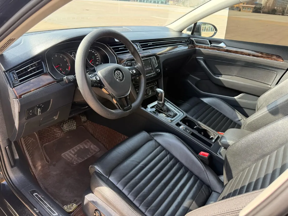 2018 Volkswagen Magotan 1.8T 180HP L4 7DCT,autocango,china used car exporter,china ev exporter,chinese used car exporter,chinese used ev exporter